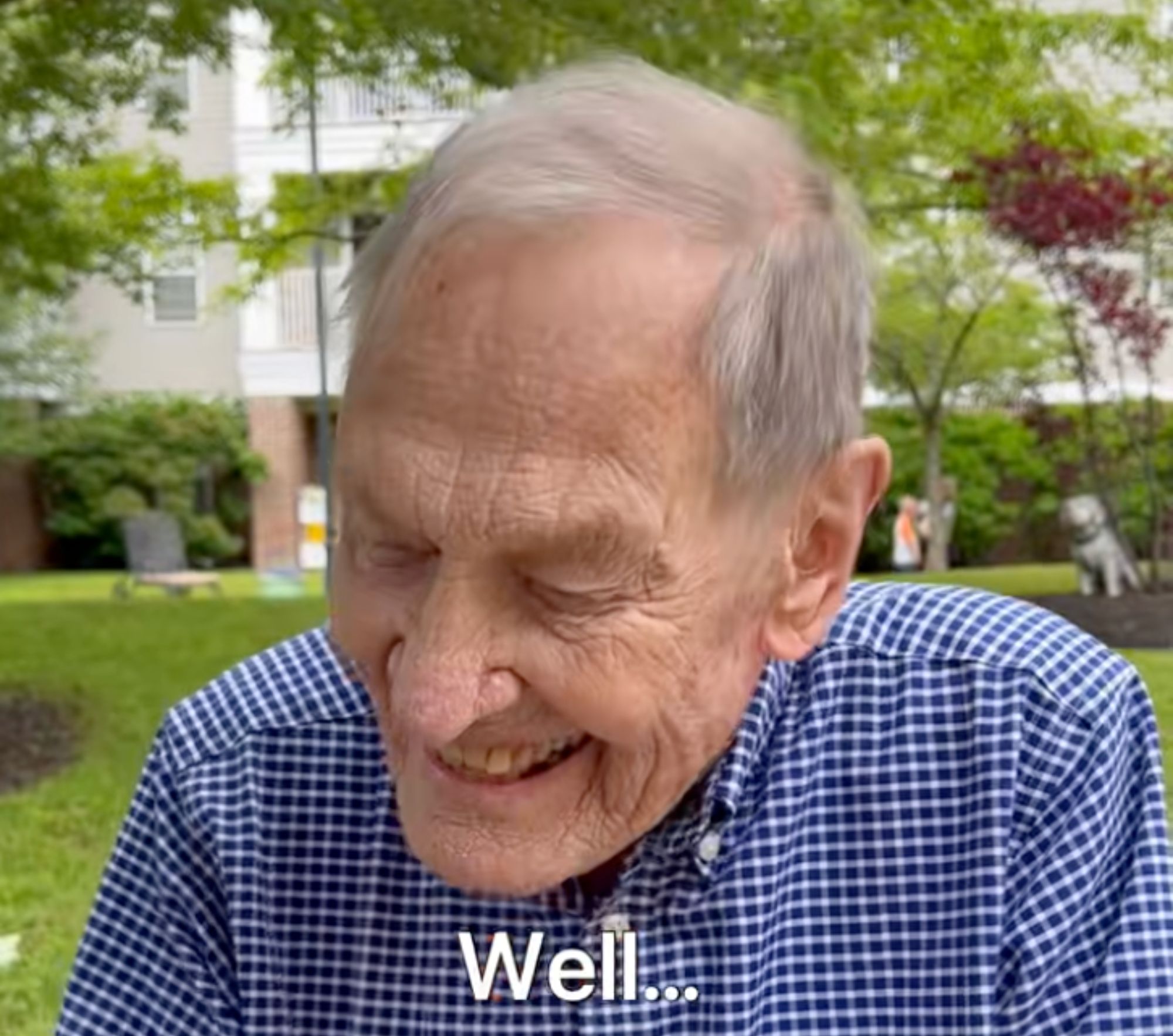 VÍDEO: El tierno momento en que un hombre recuerda cómo se enamoró de su mujer tras 76 años juntos (Hunter Prosper) VÍDEO: El tierno momento en que un hombre recuerda cómo se enamoró de su mujer tras 76 años juntos (Hunter Prosper)