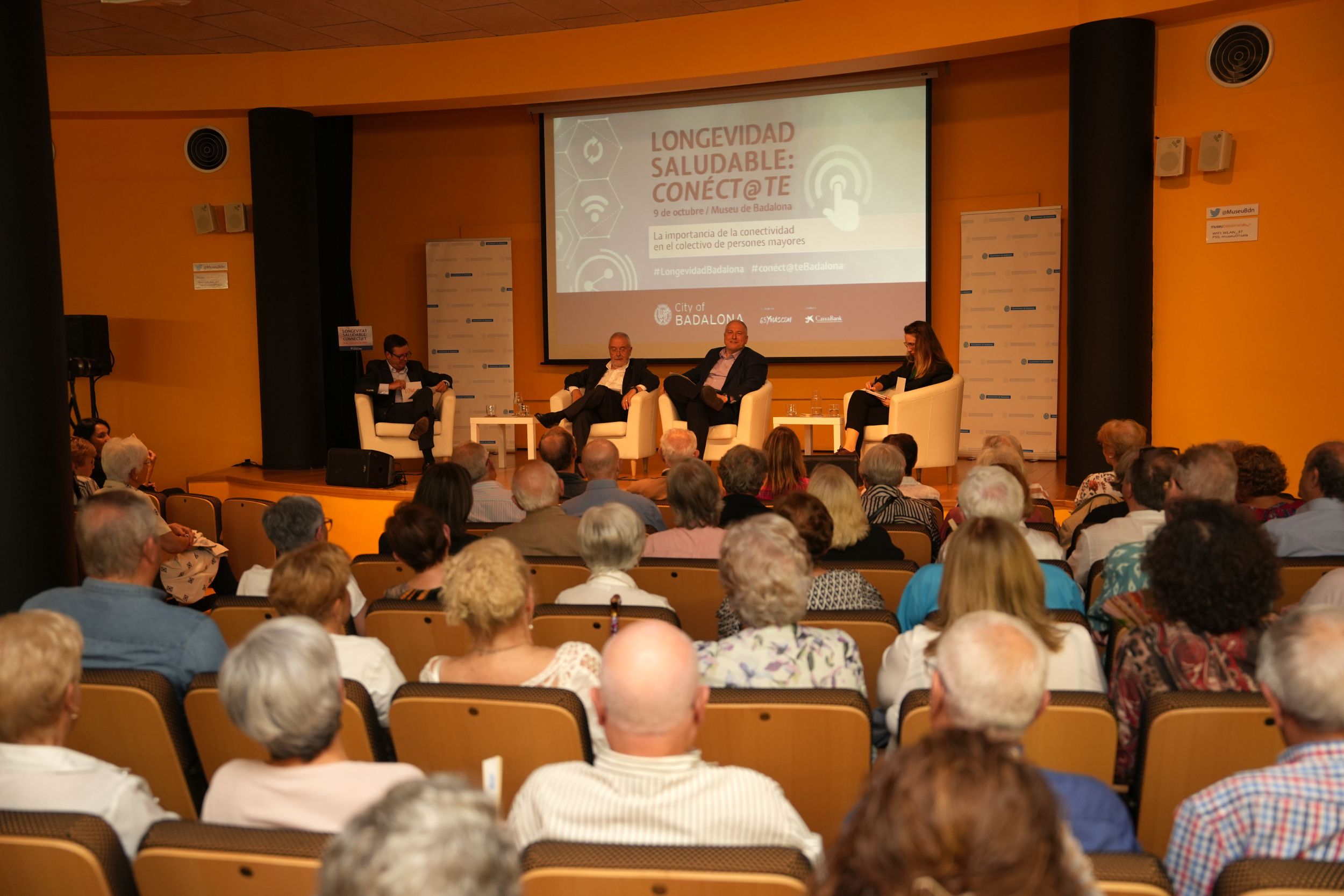 El acompañamiento y la formación, claves para que ningún mayor quede atrás en la era digital. Foto: Inma Alcario El acompañamiento y la formación, claves para que ningún mayor quede atrás en la era digital. Foto: Inma Alcario