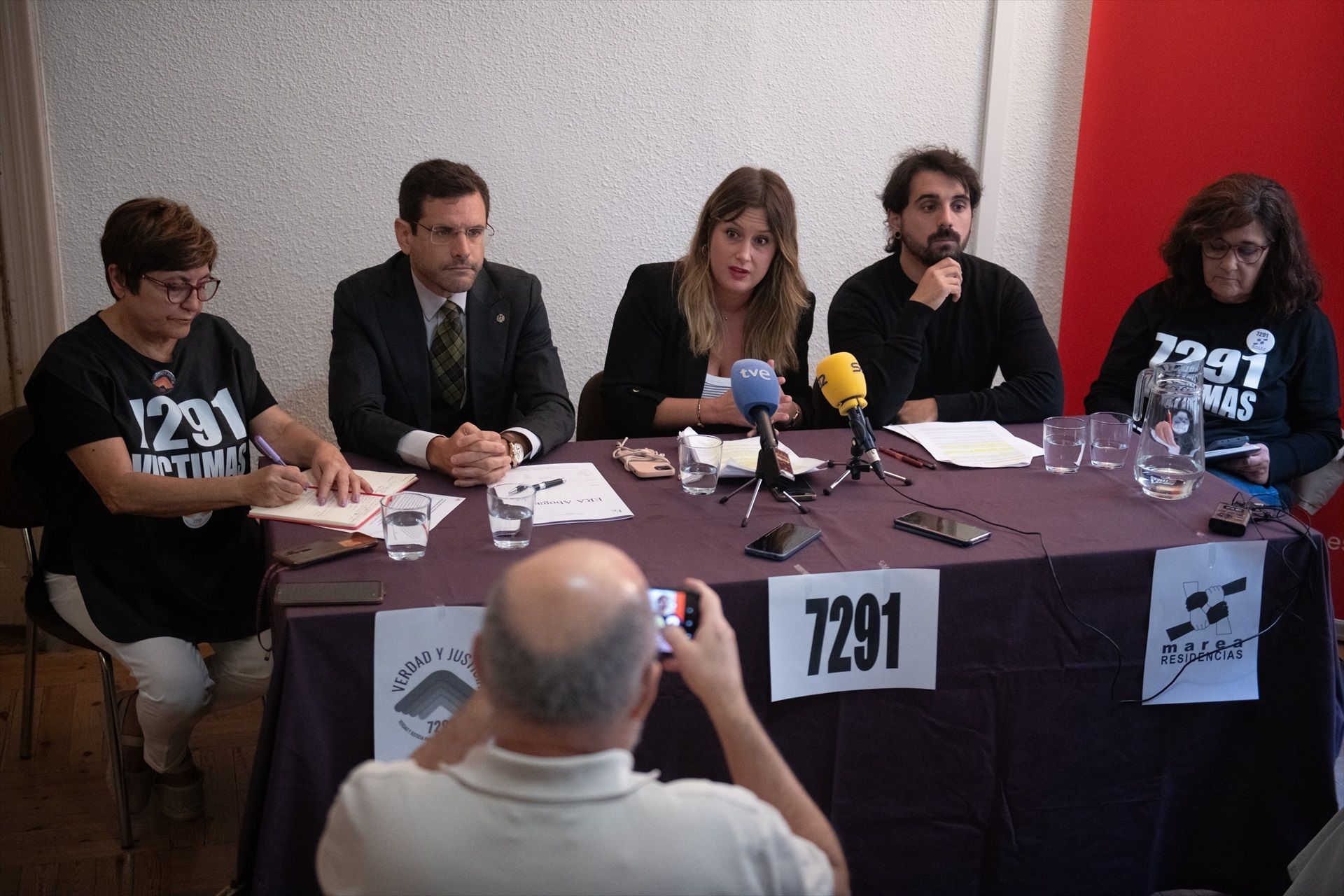 Los familiares de víctimas de Covid en residencias advierten de la posible prescripción de causas