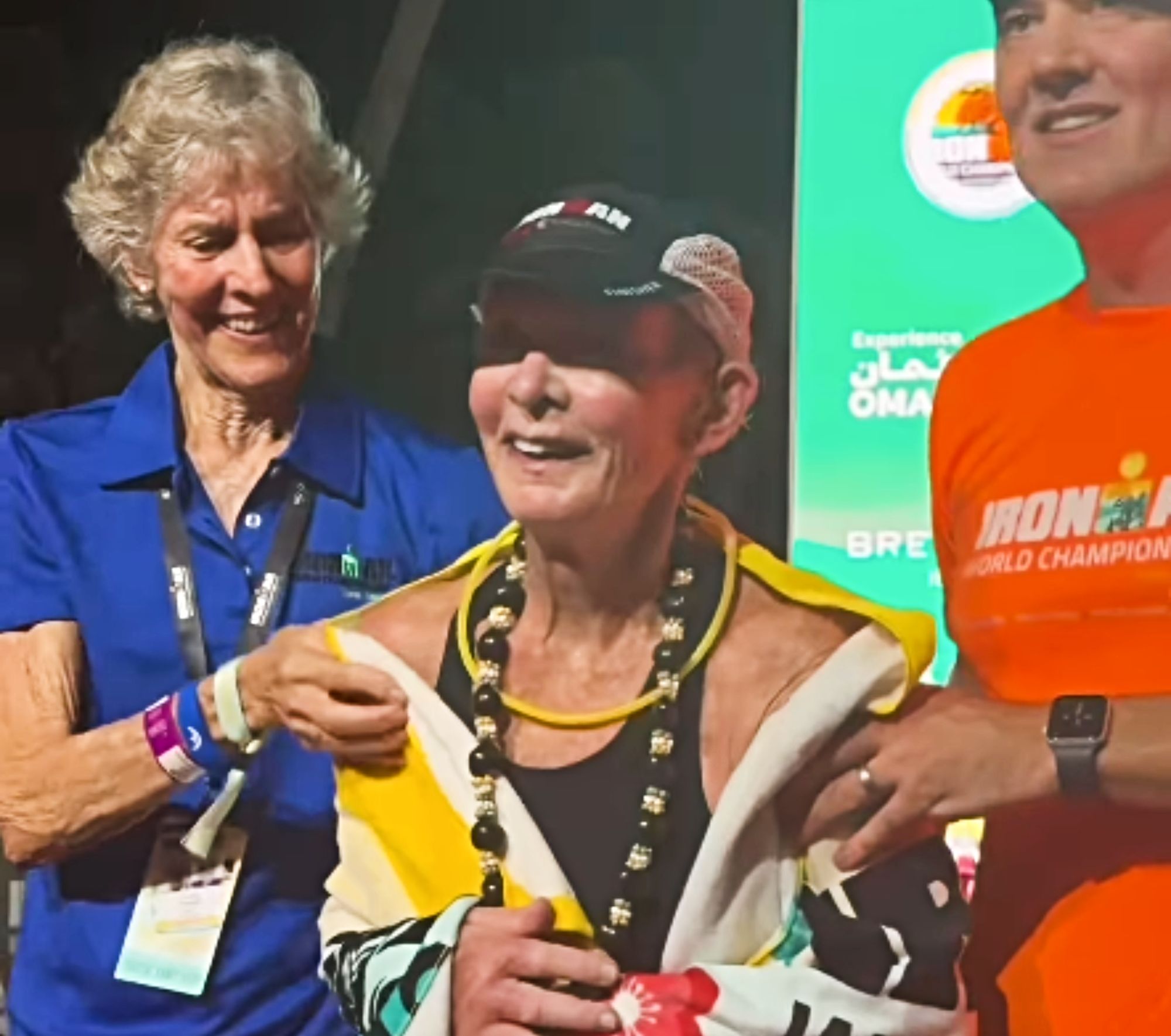 La triatleta Natalie Grabow hace historia al completar el Mundial de Ironman a los 80 años (Redes Sociales: IRONMAN Triathlon)