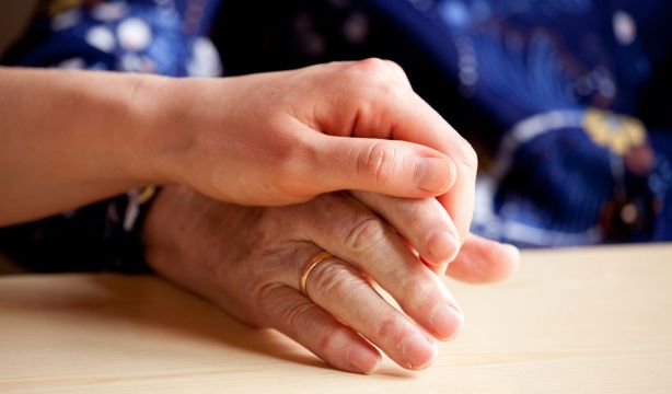 Galicia cierra una vivienda comunitaria de mayores tras detectar "graves deficiencias"