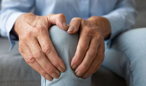 Los tres mejor ejercicios para la artrosis de rodilla, según la ciencia (Bigstock)