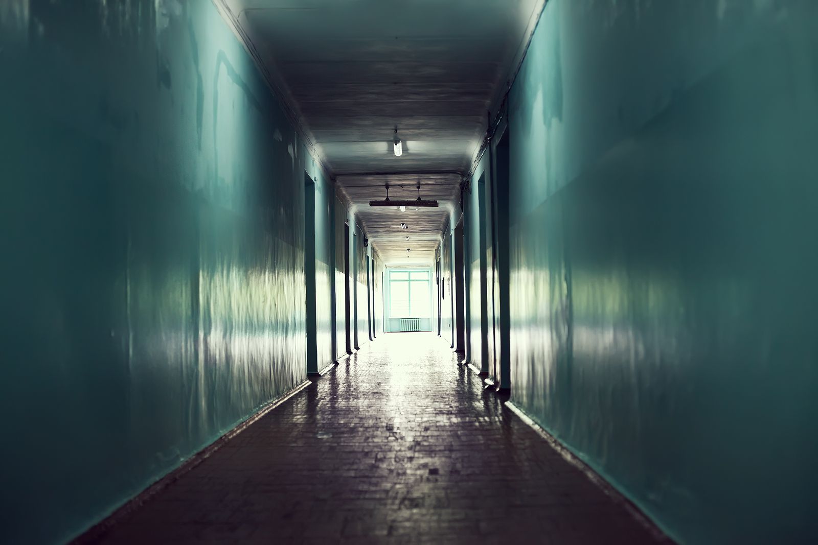 Organizan un pasaje del terror sobre la vivienda para personas mayores: "Buscar piso da miedo"