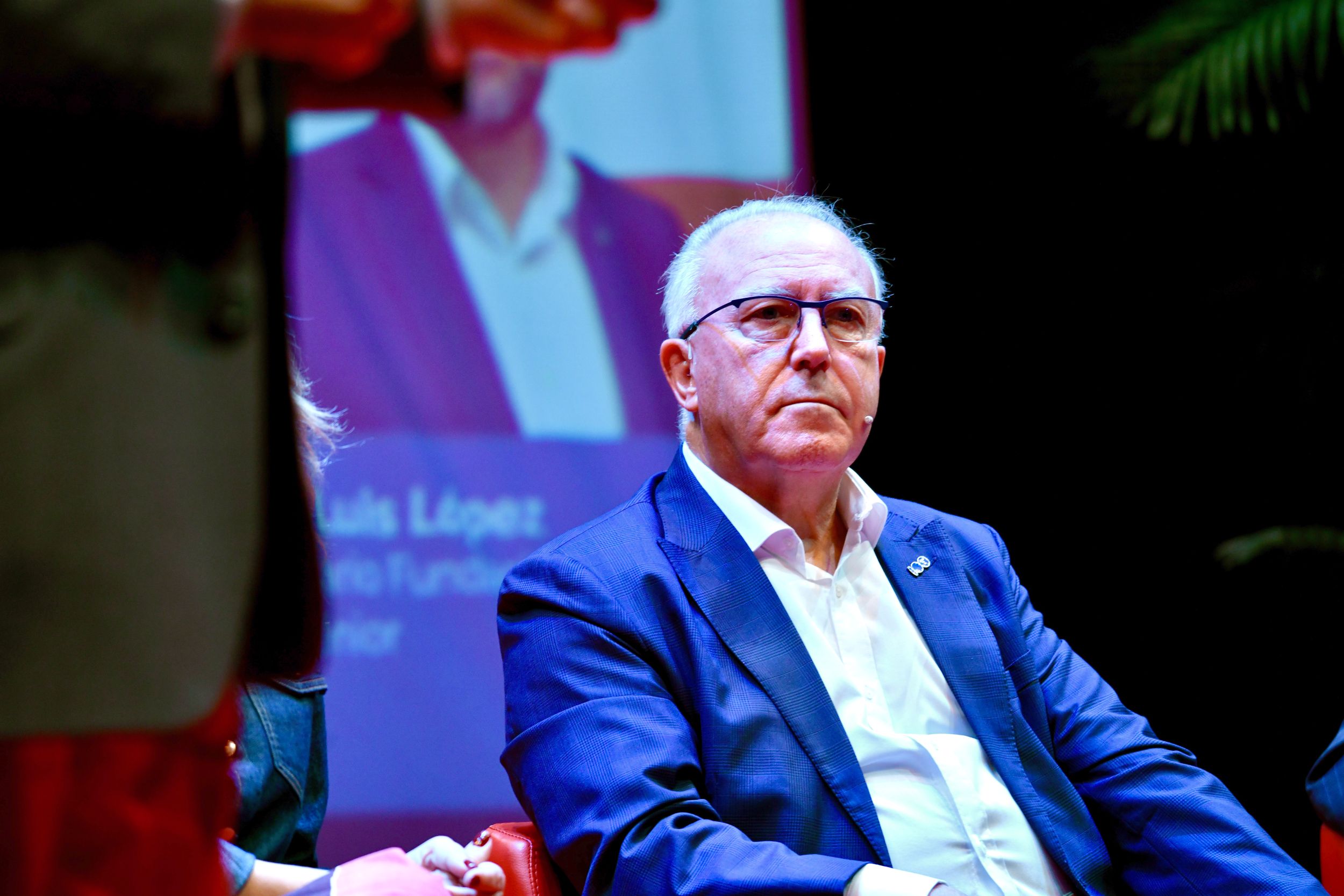 Santiago González: "Tenemos que hacer un esfuerzo para no dejar a nadie atrás en la digitalización" Santiago González: "Tenemos que hacer un esfuerzo para no dejar a nadie atrás en la digitalización"