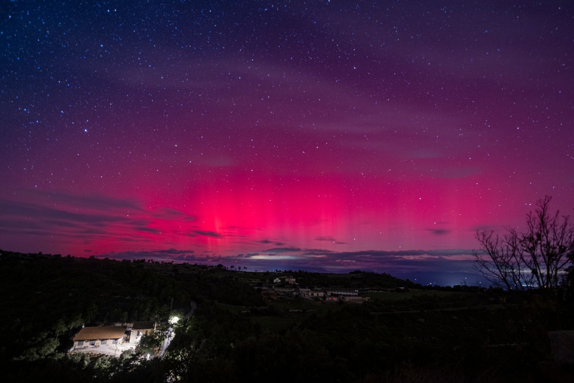 ¿Realmente veremos auroras boreales en España en los próximos días? (Lorena Sopêna / Europa Press)