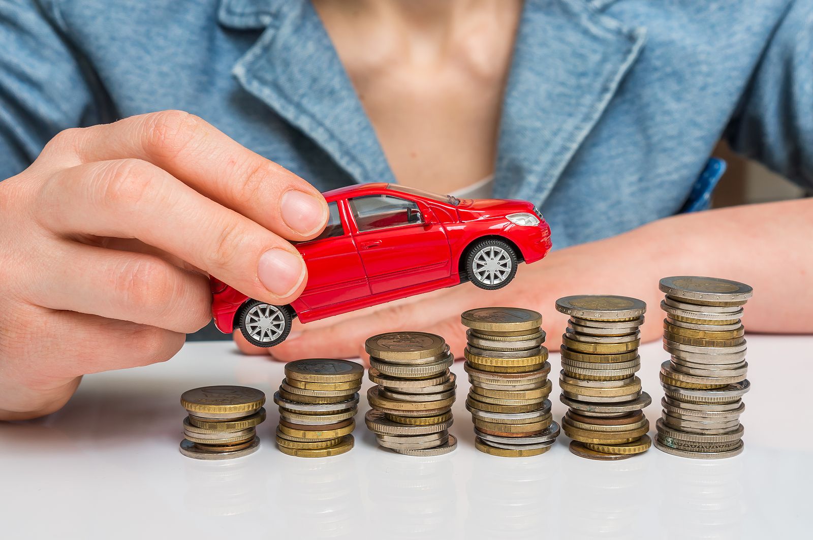 El precio del seguro de coche alcanza un máximo histórico y ya rebasa los 1.000 euros