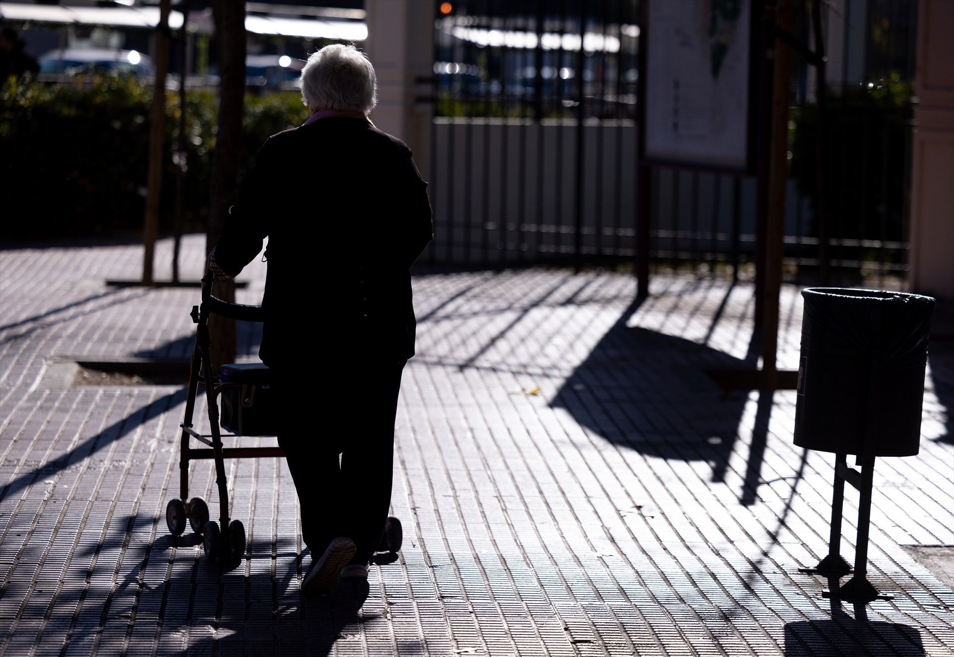 Cada 15 minutos muere una persona en España esperando la ayuda a la dependencia Cada 15 minutos muere una persona en España esperando la ayuda a la dependencia