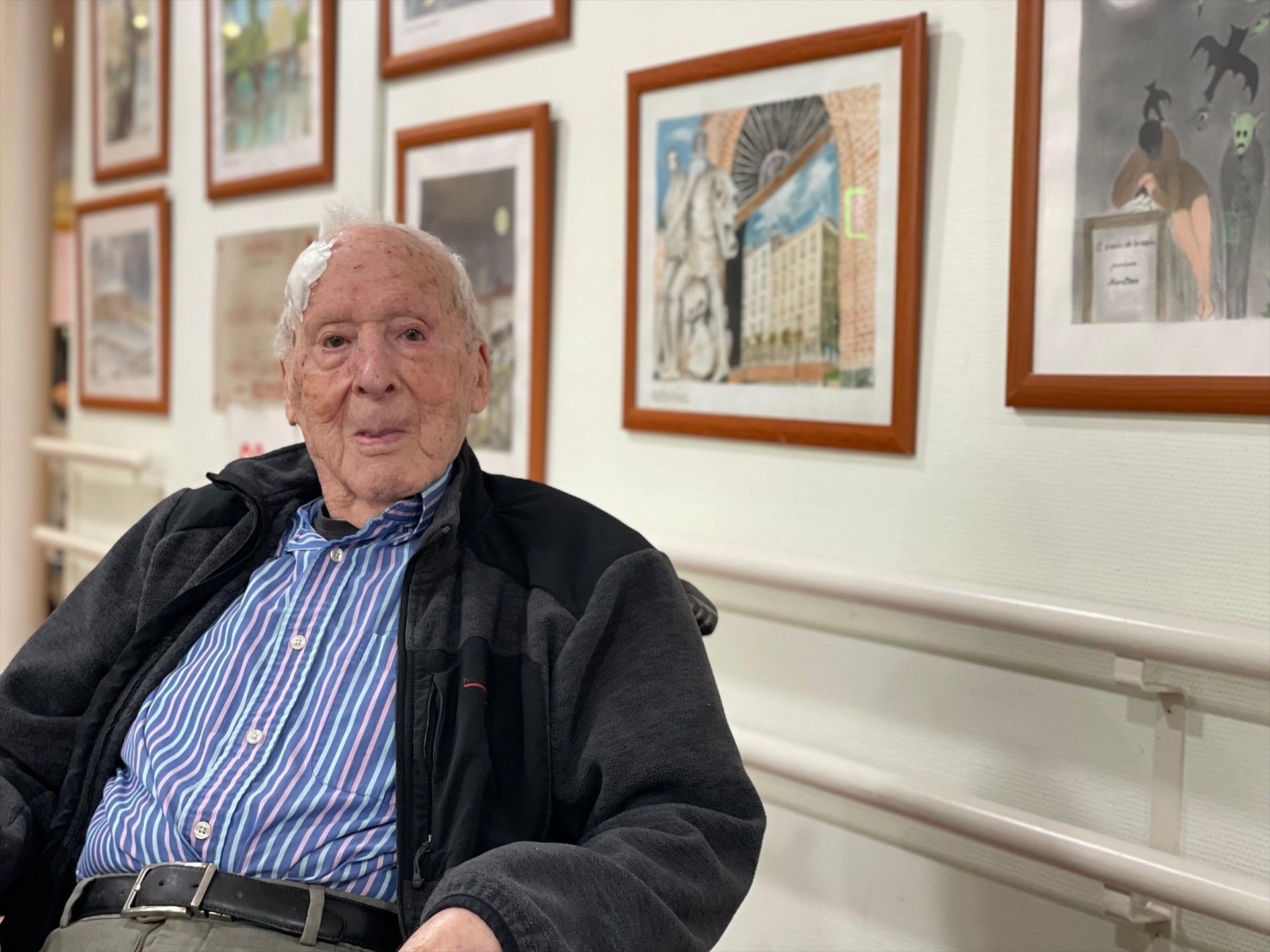 A sus 101 años, Carlos Perón sigue pintando la vida con acuarelas. Fuente: EuropaPress.