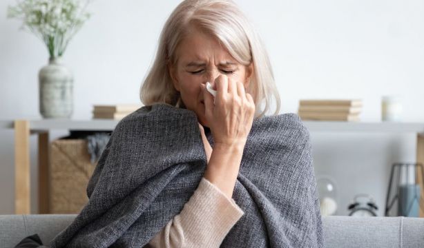 ¿El frío nos hace enfermar? Mitos y verdades sobre las infecciones invernales