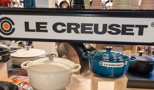 La olla de Le Creuset, una de las mejores “compras para toda la vida”, según ‘The New York Times’ (Bigstock)