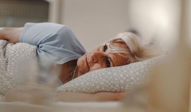 Quedarse despierto hasta tarde y ser activo de noche aumenta el riesgo de enfermedad cardíaca