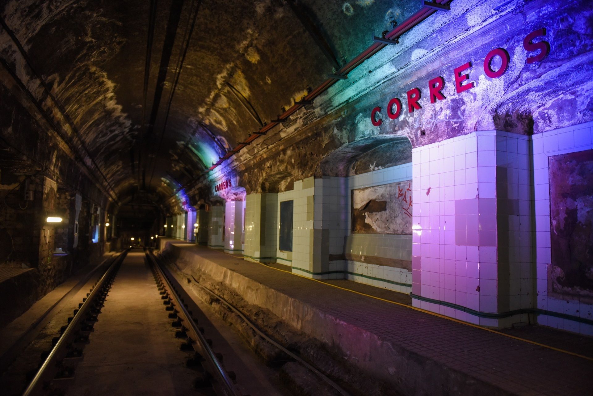 El metro de Barcelona organiza visitas a la estación 'fantasma' de Correos, inutilizada desde 1972