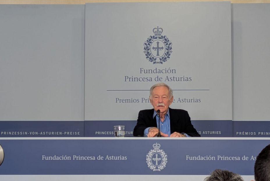 El escritor Eduardo Mendoza defiende el humor como un oficio: “Es un trabajo muy serio” El escritor Eduardo Mendoza defiende el humor como un oficio: “Es un trabajo muy serio”