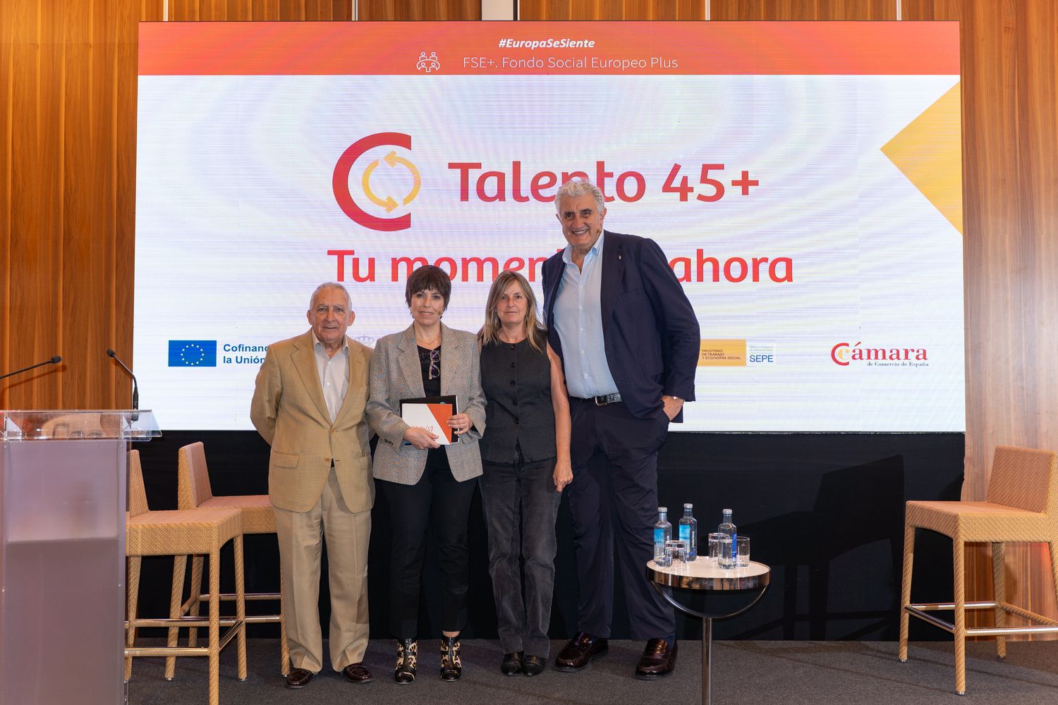 Romay y Cámara de Comercio de Cádiz, a los sénior: "Es importante reciclarse continuamente"