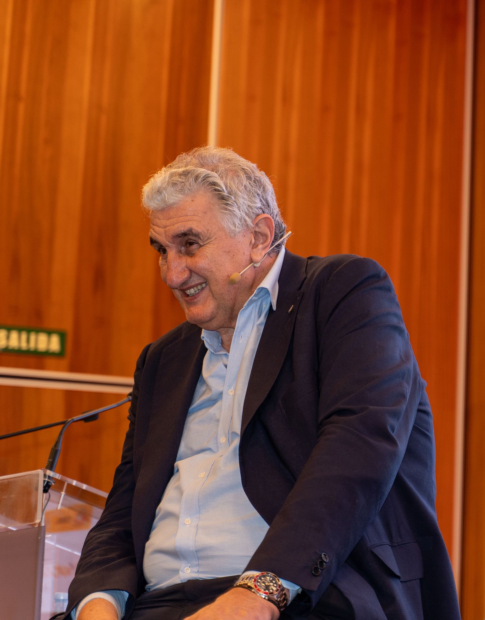 Romay, a los sénior: "Llevamos reinventándonos toda la vida. No hay que tener miedo al cambio" Romay, a los sénior: "Llevamos reinventándonos toda la vida. No hay que tener miedo al cambio"