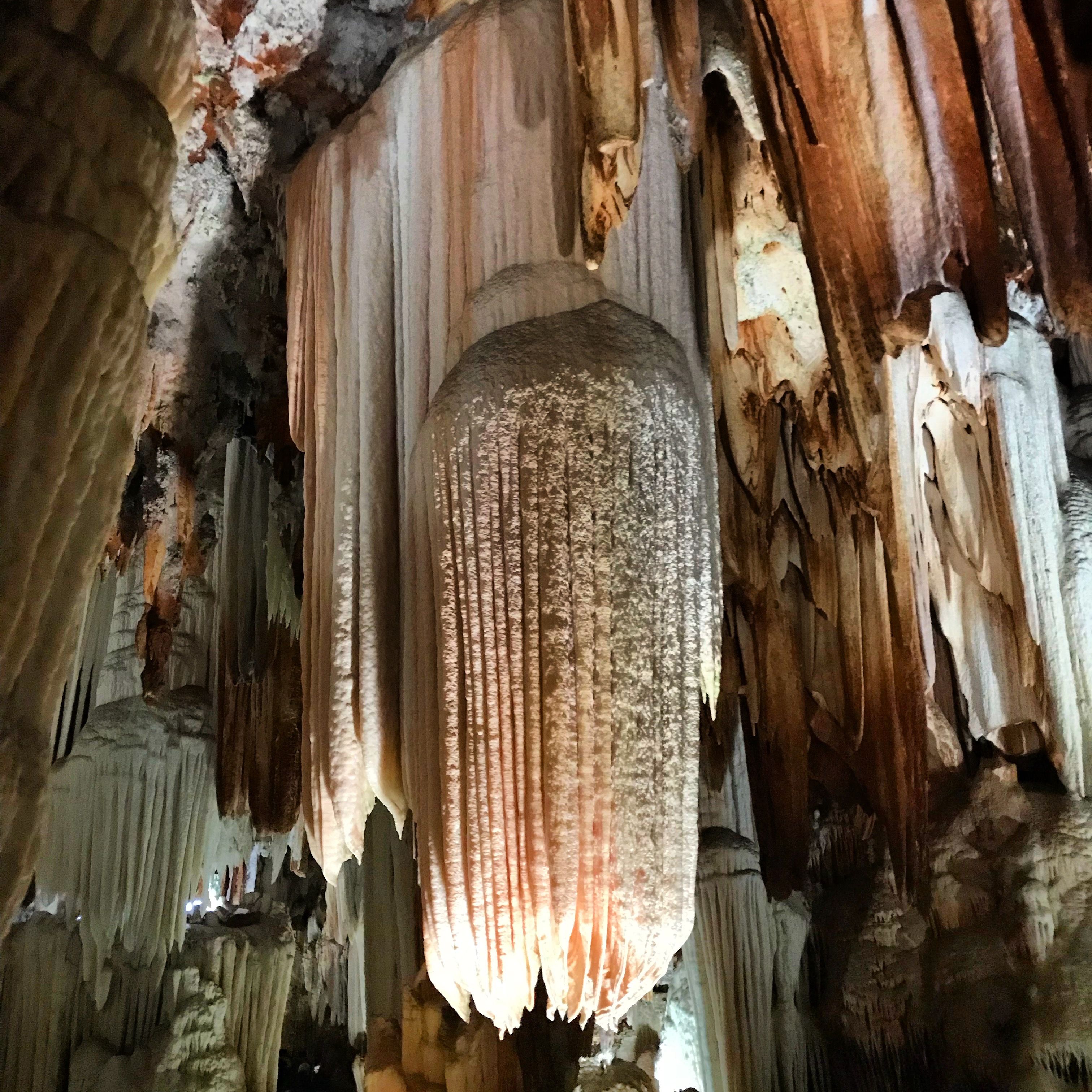 Conoce las Cuevas del Águila en Arenas de San Pedro