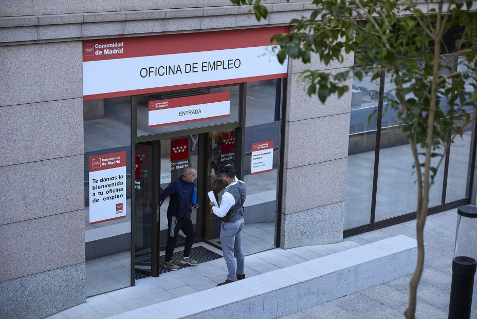 EuropaPress 6996581 varias personas entran oficina sepe octubre 2025 madrid espana paro EuropaPress 6996581 varias personas entran oficina sepe octubre 2025 madrid espana paro
