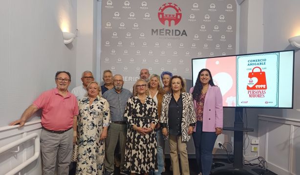Mérida impulsa la campaña 'Comercio Amigable para los Mayores' para una economía más inclusiva (Europa Press)