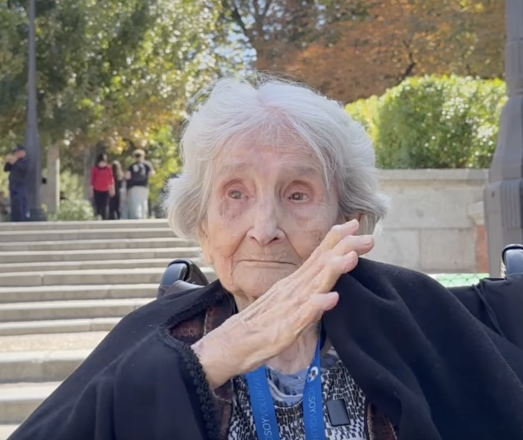 VÍDEO: Ángeles cumple su sueño de volver al Parque del Retiro y no puede contener las lágrimas