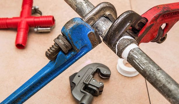 Cómo ahorrar dinero con reparaciones caseras DIY