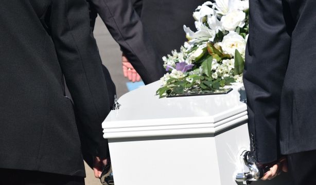 Casi la mitad de los españoles cuenta con un seguro para pagar su sepelio