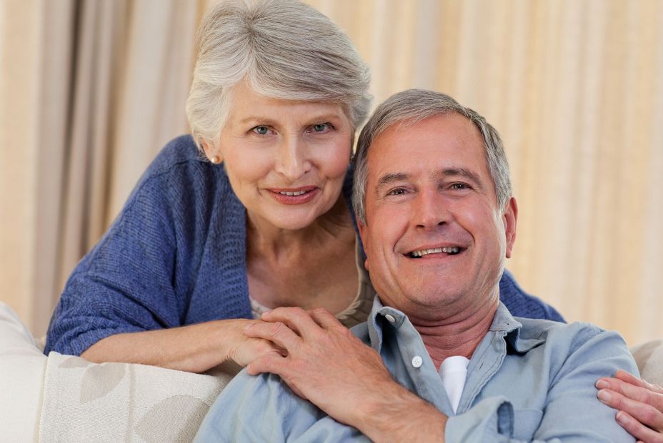 La mayoría de personas mayores vive en pareja y en su propia casa. Fuente: bigstock. La mayoría de personas mayores vive en pareja y en su propia casa. Fuente: bigstock.