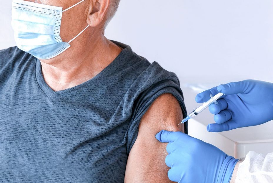 Así afecta la edad a las respuestas a las vacunas (Bigstock) Así afecta la edad a las respuestas a las vacunas (Bigstock)