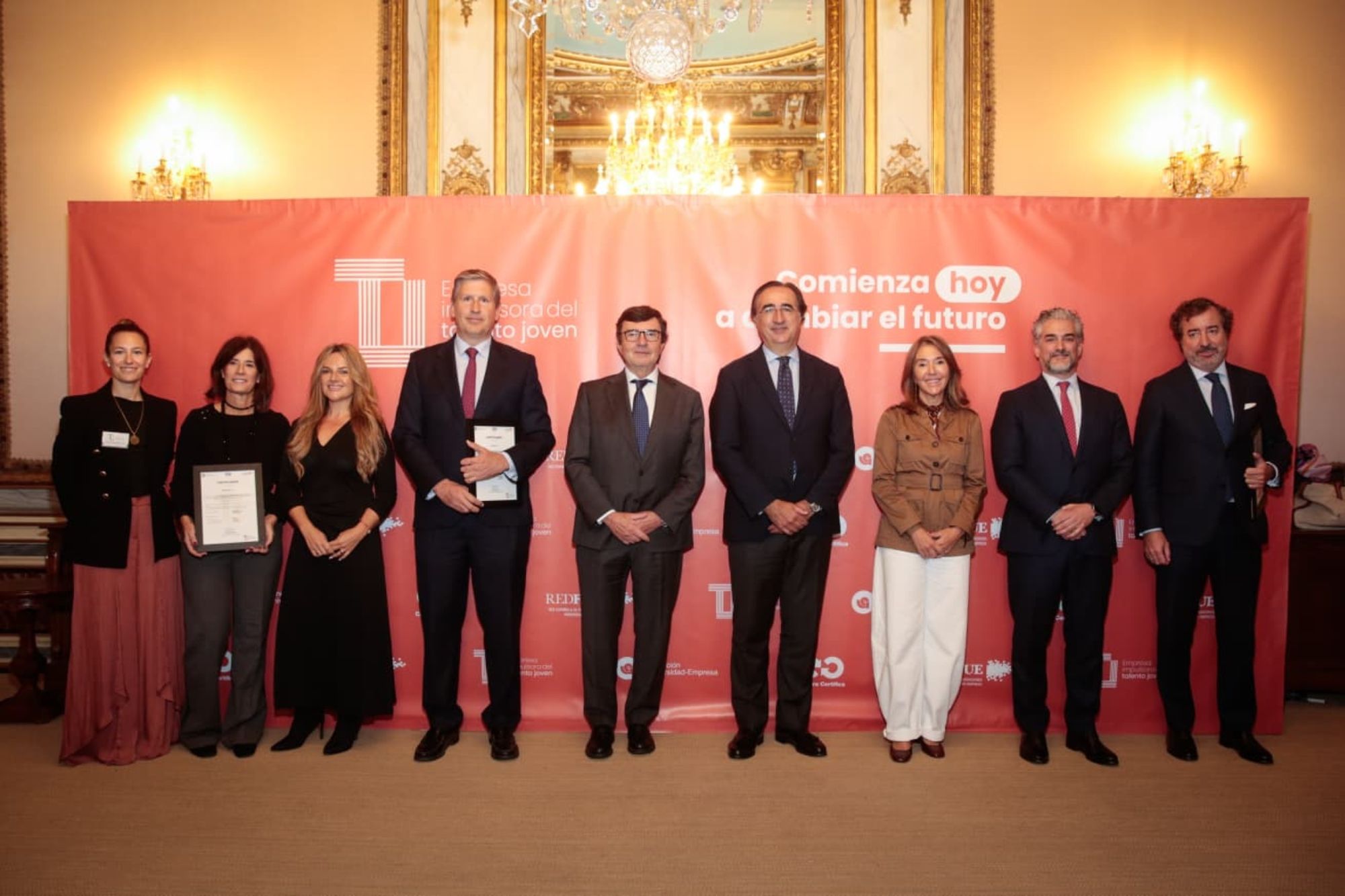 FUE entrega las tres primeras certificaciones ‘Empresa Impulsora de Talento Joven’ (FUE)