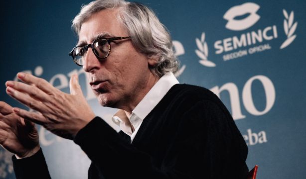 David Trueba rompe la "dictadura" del edadismo machista: "Una mujer puede ser atractiva a los 50"
