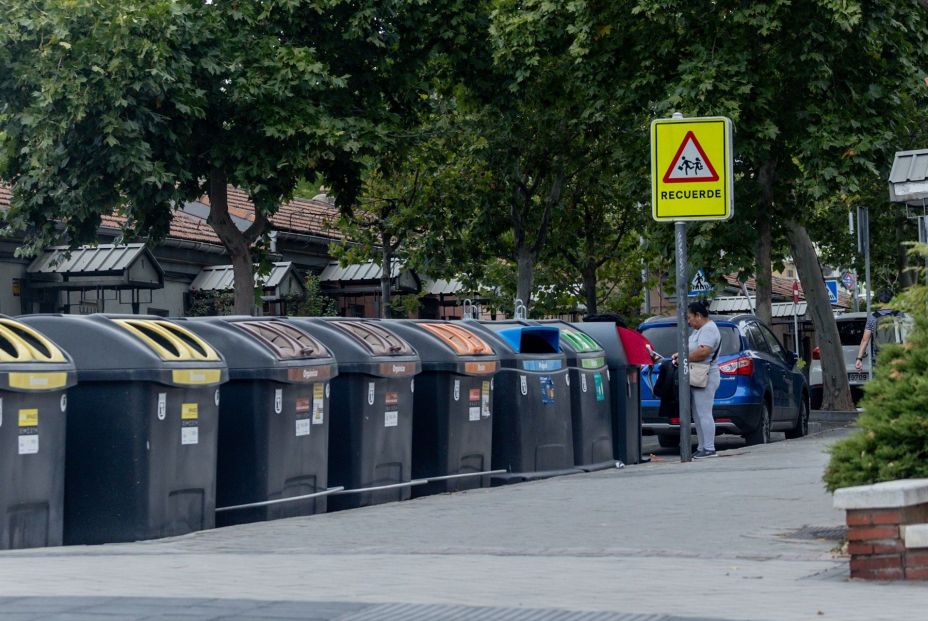 Contenedores de basura, a 10 de septiembre de 2025, en Madrid (España). Fuente: EuropaPress