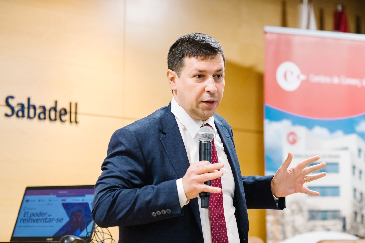 Santa-Bárbara (SEPE): "Los + 45 aportan muchísimo conocimiento y experiencia en las empresas"