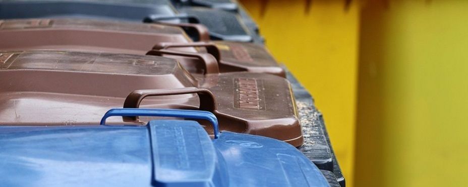 Contenedores de basura para distintos tipos de residuos. Fuente: Junta de Andalucía / EuropaPress.