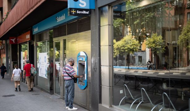 Pago de las pensiones y de la extra de junio de 2026: ¿qué día se cobra en Banco Sabadell?