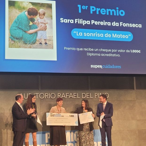 SUPERCUIDADORES entrega sus premios a 6 cuidadores y 26 entidades comprometidas con los cuidados SUPERCUIDADORES entrega sus premios a 6 cuidadores y 26 entidades comprometidas con los cuidados
