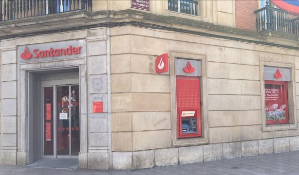 Pago de las pensiones y paga extra en noviembre de 2025: ¿qué día se cobra la pensión en Santander?. Foto: EuropaPress