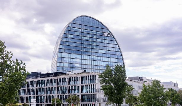 Pago de las pensiones y paga extra en noviembre de 2025: ¿qué día se cobra la pensión en BBVA?. Foto: Europapress