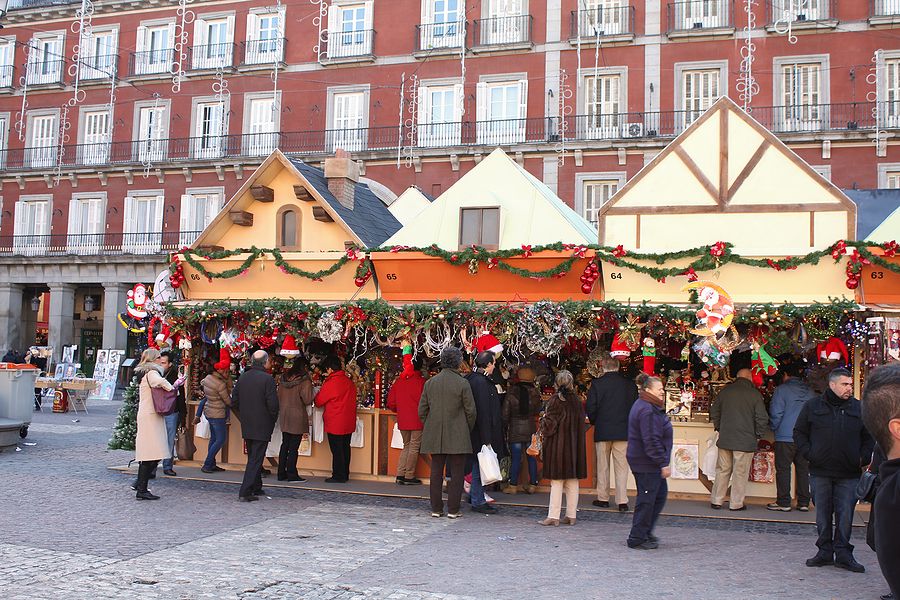 bigstock Christmas Market In Madrid 53908951