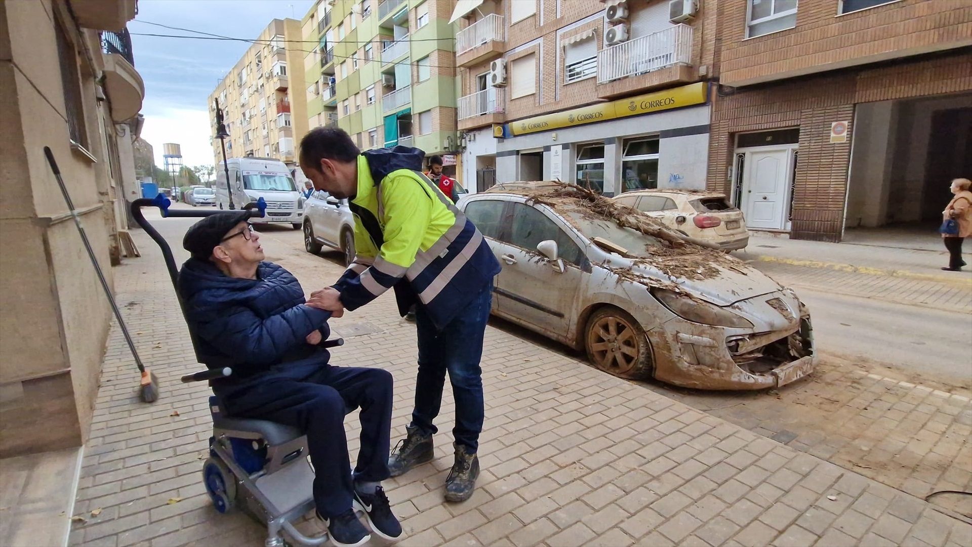 Proponen protocolos diferenciados para proteger a las personas mayores ante catástrofes como la DANA. Foto: Europa Press.