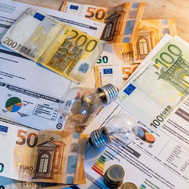 Golpe al bolsillo del pensionista: la luz no para de subir por culpa del apagón