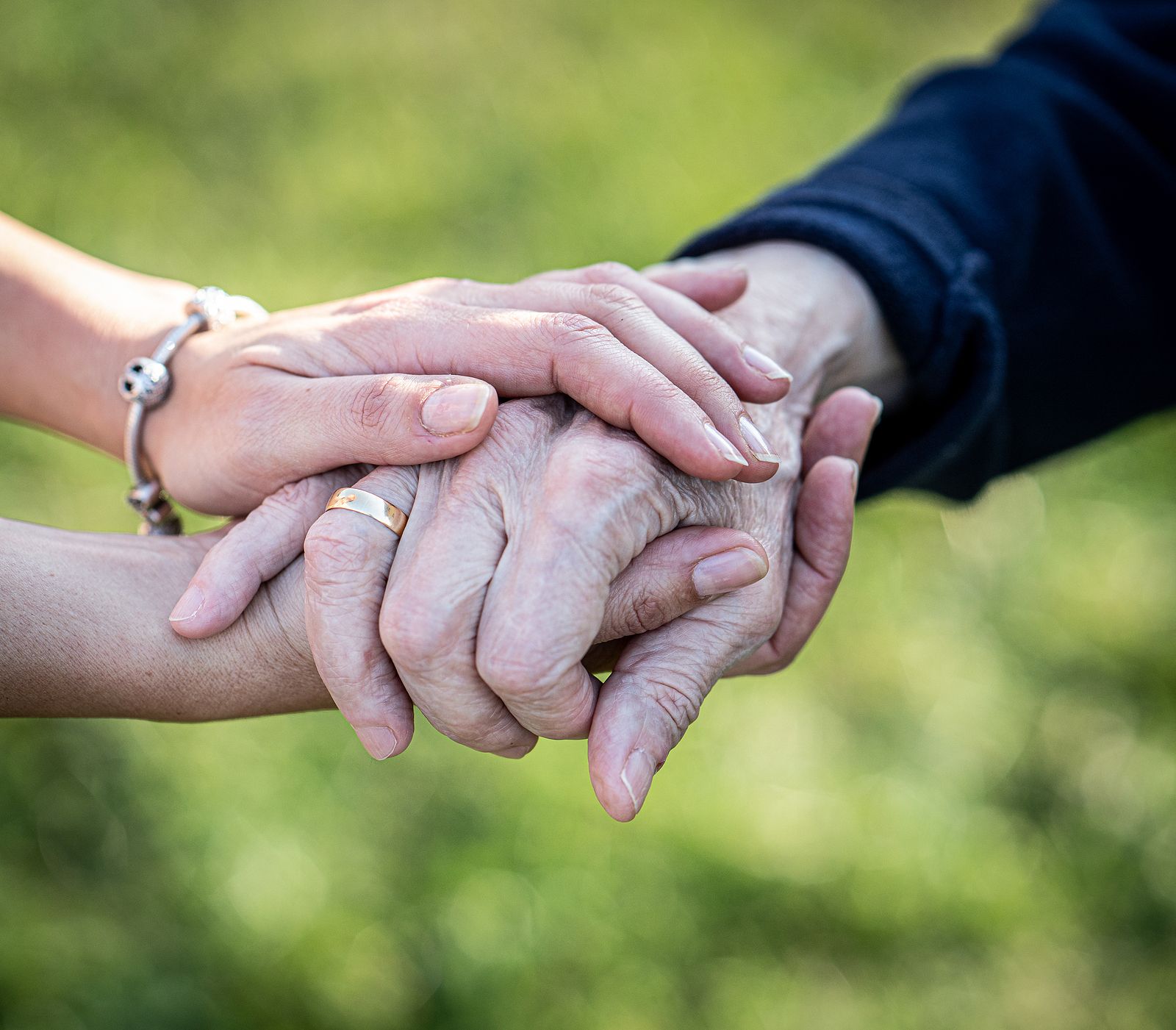 Los médicos de Atención Primaria se posicionan contra el maltrato a los mayores. Fuente: BigStock