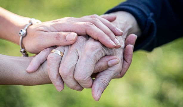 Los médicos de Atención Primaria se posicionan contra el maltrato a los mayores. Fuente: BigStock