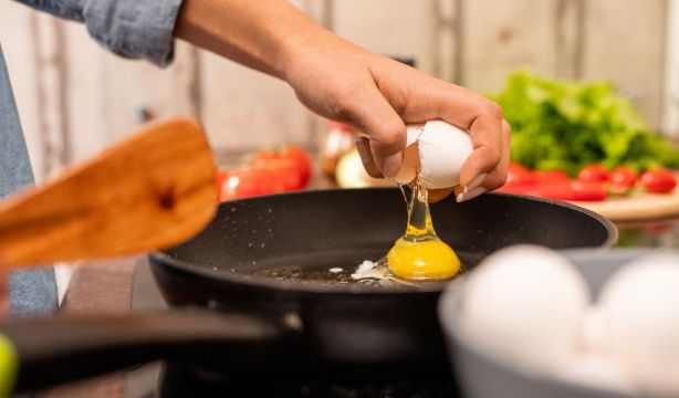 Esta es la forma correcta de cocinar los huevos y aprovechar todos sus nutrientes 