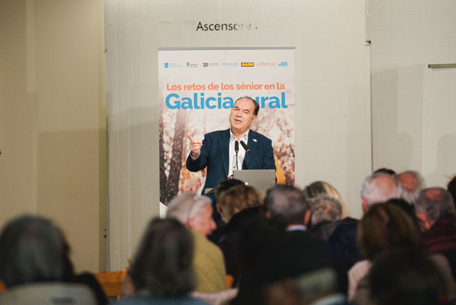 José Crespo, alcalde de Lalín: "Los sénior de la Galicia rural no se jubilan nunca" José Crespo, alcalde de Lalín: "Los sénior de la Galicia rural no se jubilan nunca"