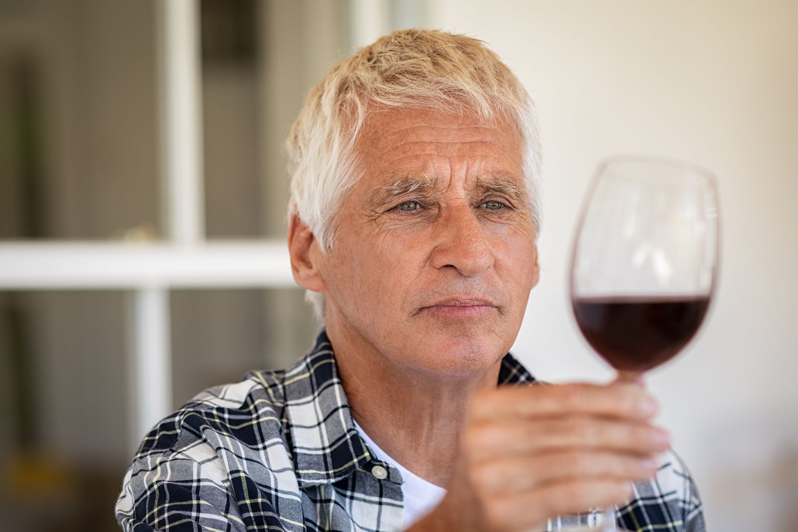 Cómo detectar si un vino está defectuoso