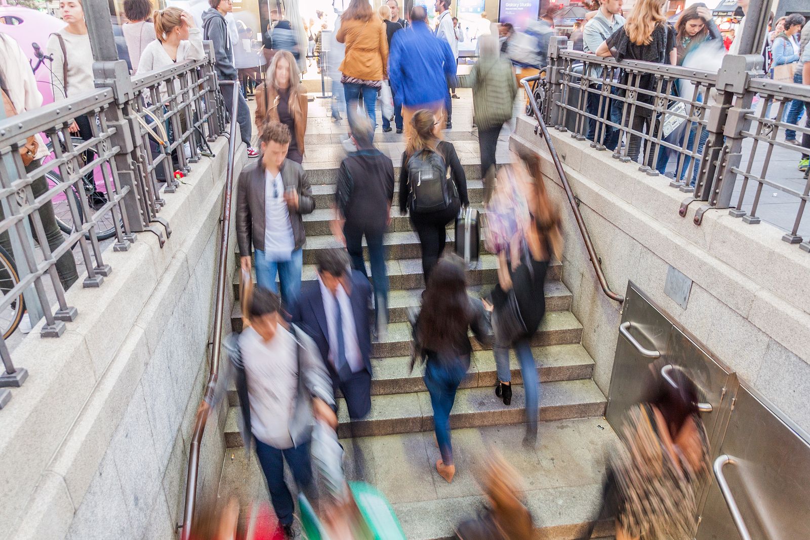 Vivir en una gran ciudad en España duplica los problemas de salud mental