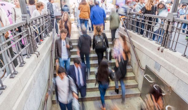 Vivir en una gran ciudad en España duplica los problemas de salud mental