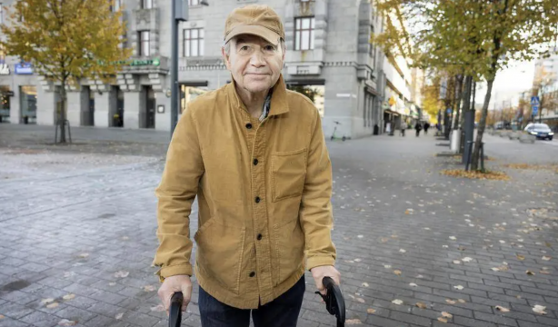 Un hombre encontró una cartera con dinero en 1968 y, 57 años después, busca a su dueño