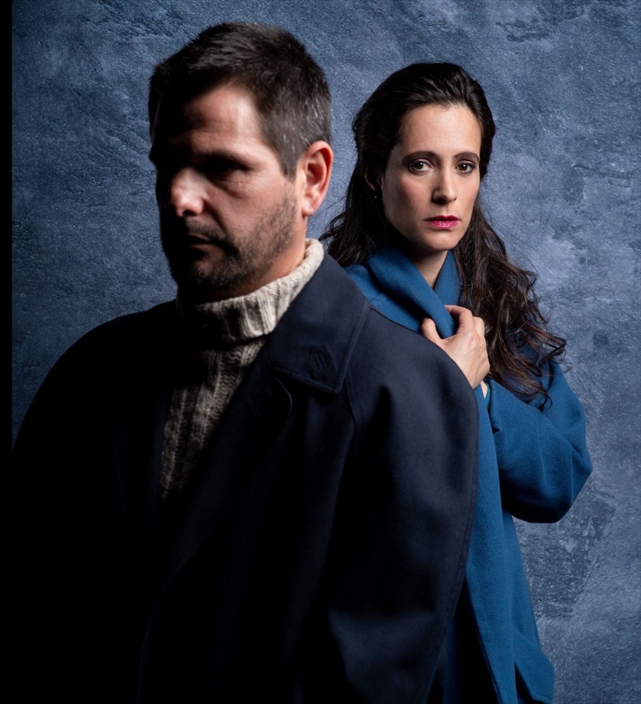 Llega al Teatro Español 'El desconocido', un intenso retrato de la memoria, la identidad y el amor