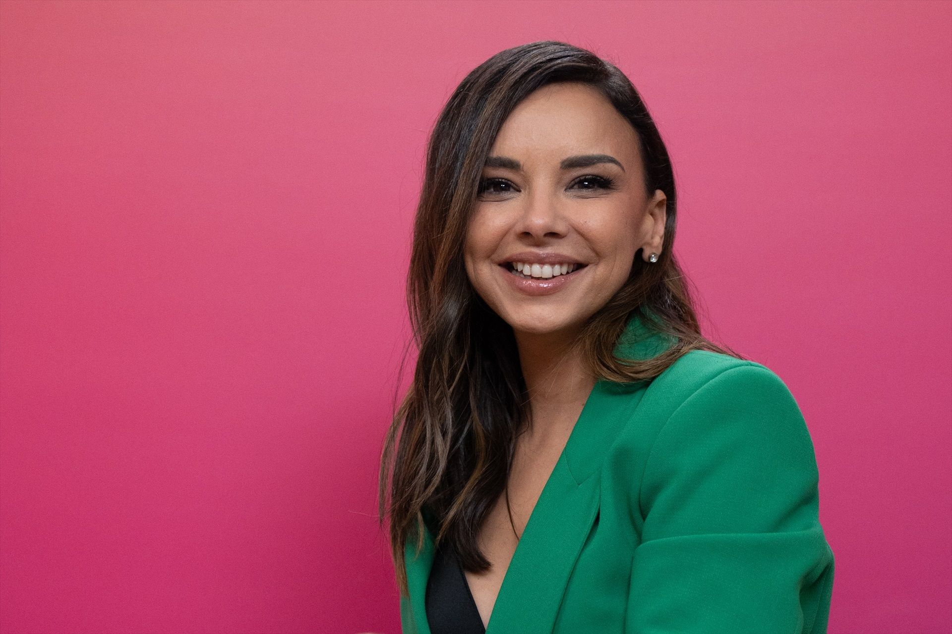 El padre de Chenoa asegura que está en la "pobreza" y que vive en una residencia de mayores