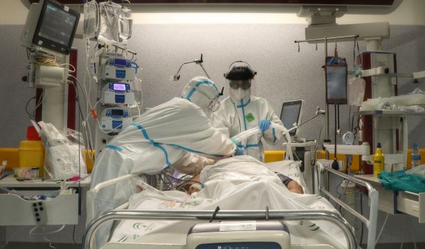 No vuelves a ser el mismo: así es el síndrome post UCI que afecta a miles de pacientes